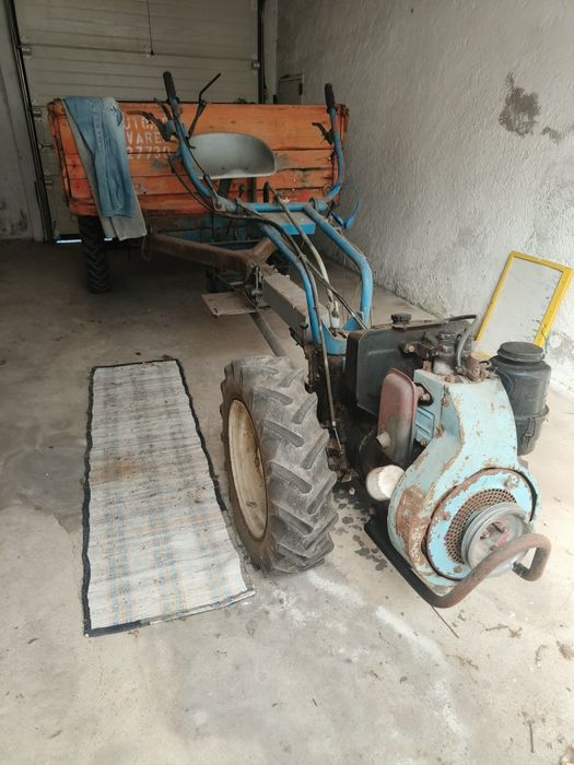 Motocultivador Nibbi , reboque com tracção