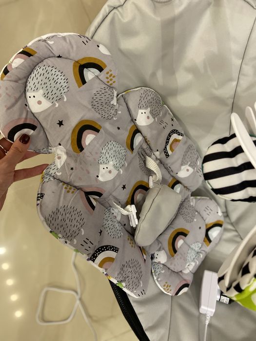 4MOMS RockaRoo - заколисуючий центр