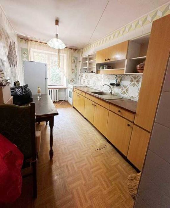 Продам 2-кімнатну квартиру на Черемушках, вул. Генерала Петрова / «Сільпо»