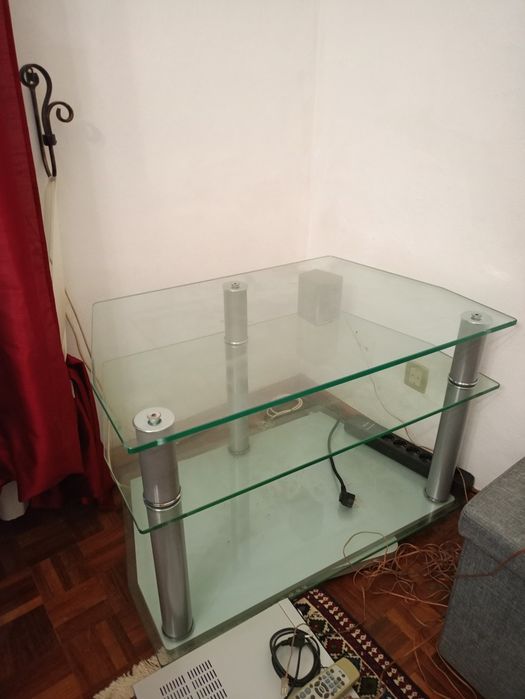 Mesa de centro  com base giratória