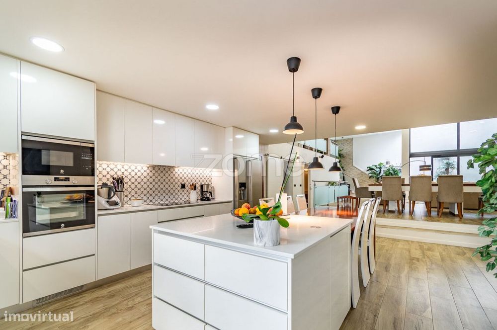 Moradia T3+1 moderna em Matosinhos