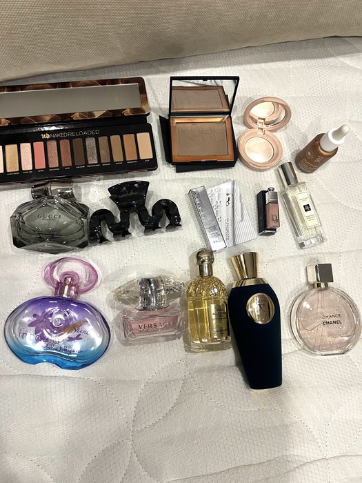 Помады и блески для губ