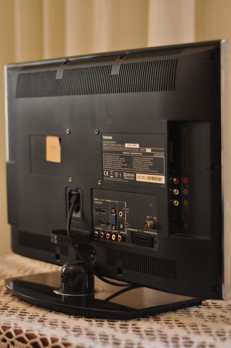 Televisão Toshiba 22SL738G para peças ou reparação
