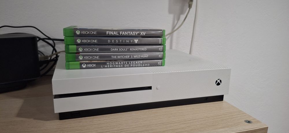 Xbox One S 1TB com SSD + jogos