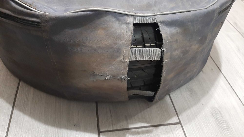 Чохол на запаску до 17 розміру