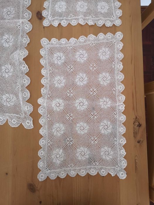 Conjunto de 3 naperons em renda