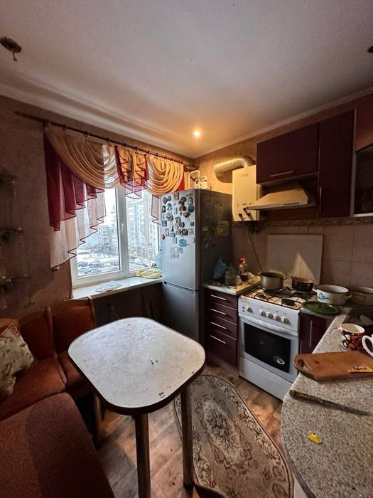 Продам квартиру м. Шептицький