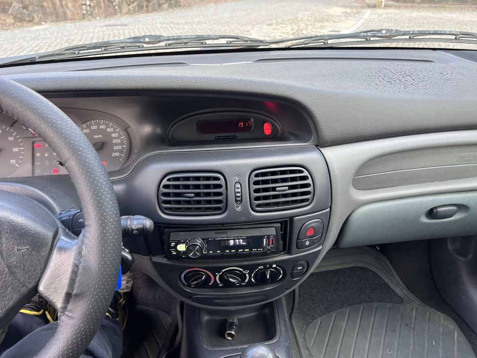 Renault Mégane 1.9 DTI — Comercial 2 Lugares