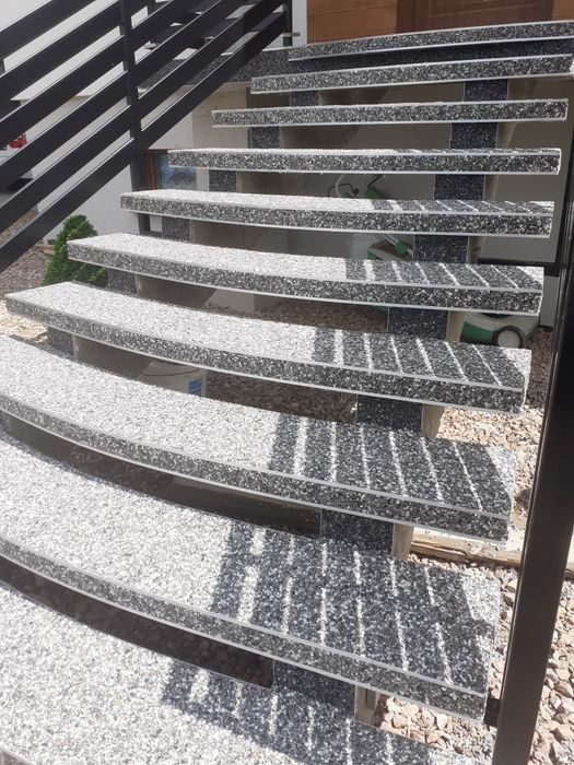 Kamienny dywan żywica zywica do garazu UV posadzki żywiczne