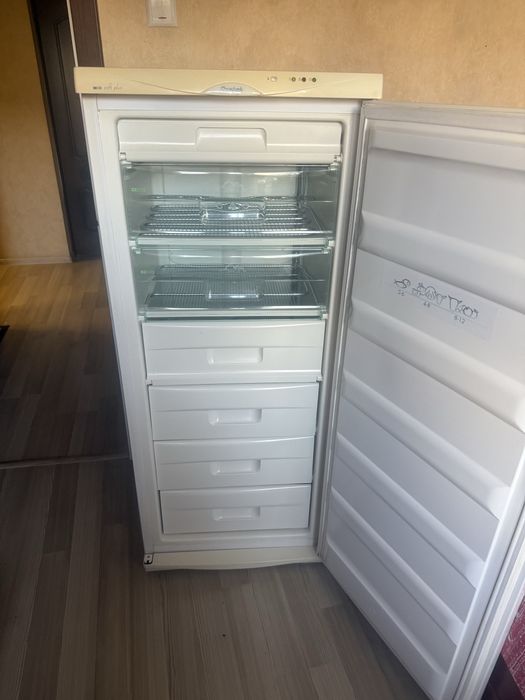 Морозильна камера Snaige