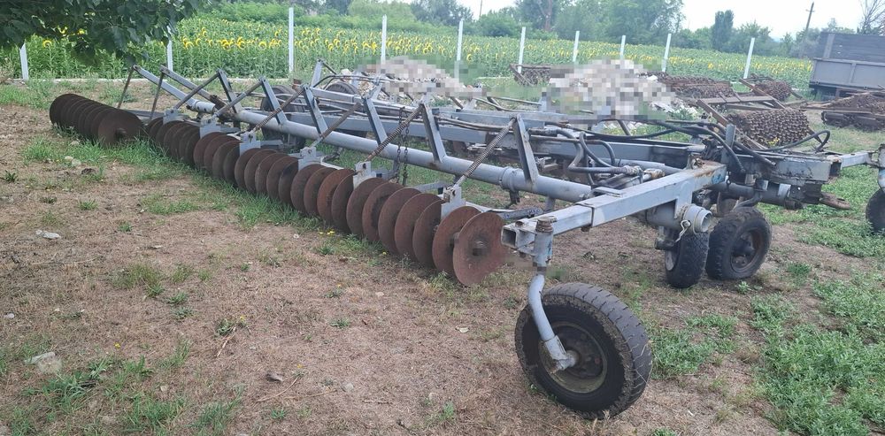 Трактор Т-150  та  навісне обладнання до нього в наявності