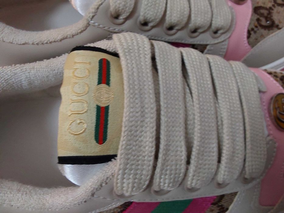 Sapatilhas Novas Gucci com cristais.