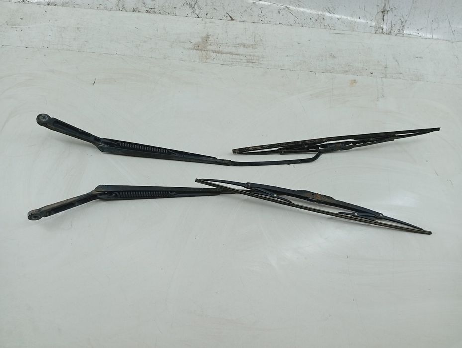 Astes/Escova Limpa Conjunto (2) - FORD FOCUS Turnier (DNW) | 99 - 07