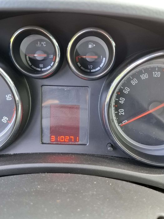 Opel Meriva B 2011r