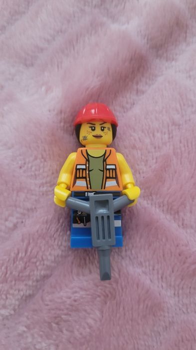 Gail the Construction Worker, The LEGO Movie (tlm009)