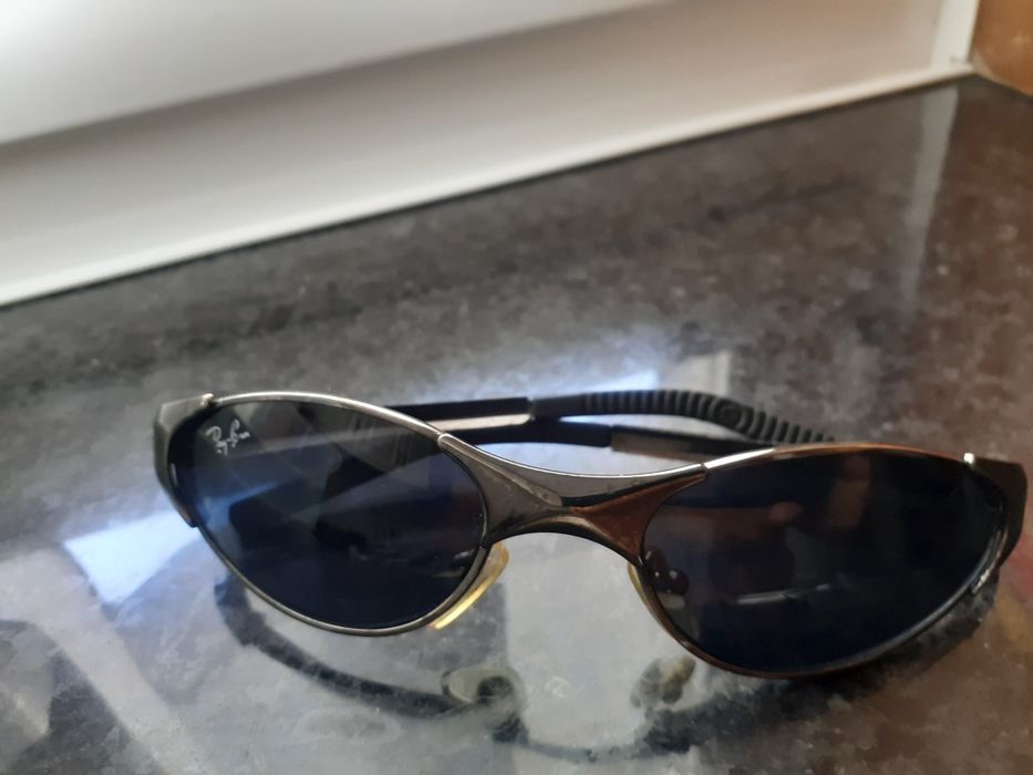 Óculos de sol Ray ban.