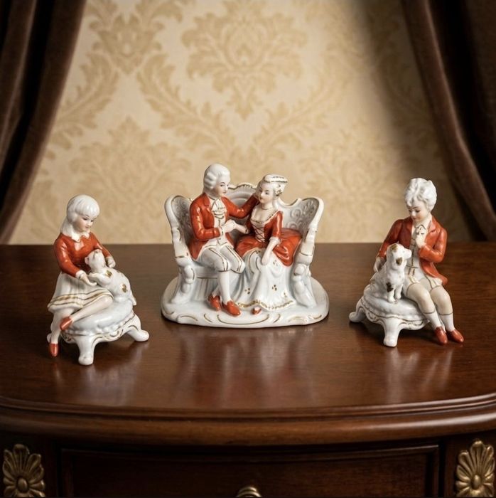 Vintage Decorative Figure Set