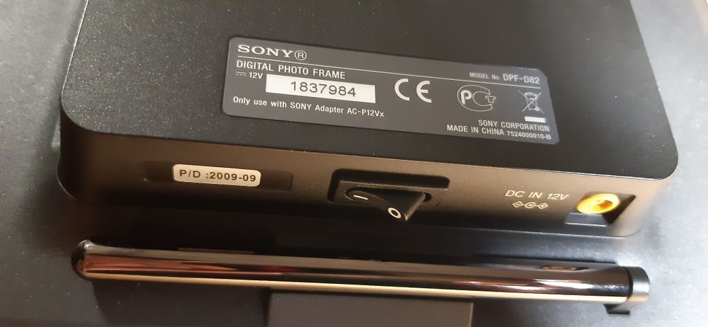 Цифрова фоторамка SONY DPF d82