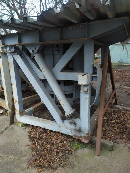 Индукционная плавильная печь ИСТ-1 (1 тонна).