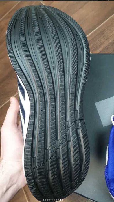 Adidas Response кросывки оригінал 44