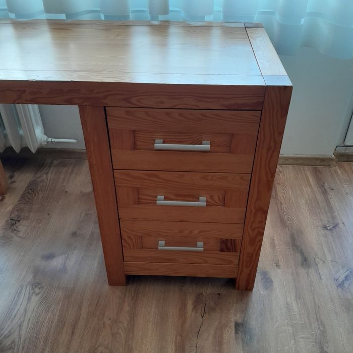 Biurko sosnowe z szufladami