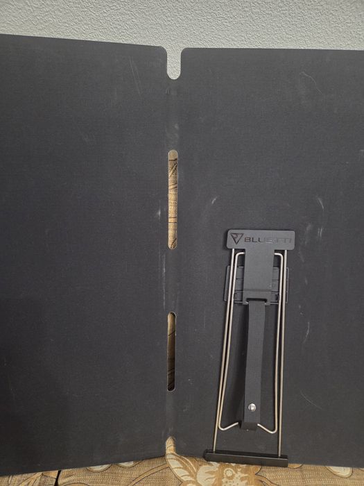 Сонячна панель, зарядний пристрій