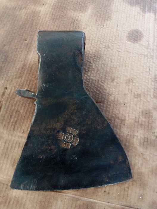 Сокири старих часів