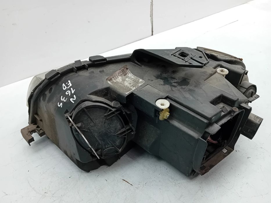 Ótica / farol direita AUDI A3 (8P1)