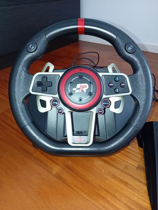 Volante suzuka Next elite wheel (com alguns defeitos)