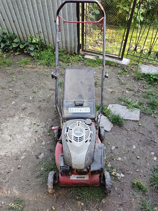 Продам косилку бензинову не самохідна