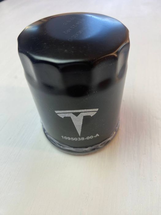 Фільтр масляний Tesla Model 3/Y