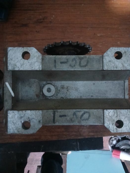 Продам редуктора у відмінному стані з ресурсного станка.