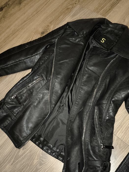 Жіноча кожанка !