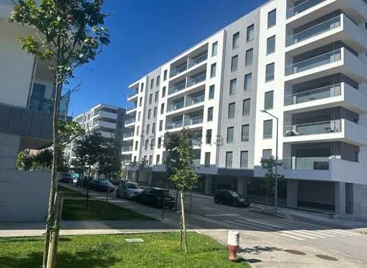 Arrendamento de apartamento t2 na Rua Fernando Lanhas, 101