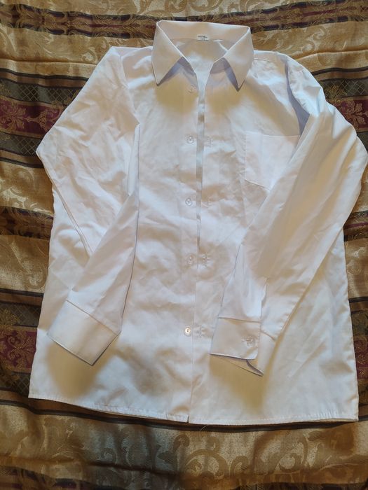 Biała koszula, rozmiar 146