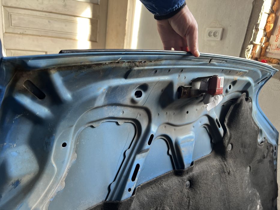 Капот Ford Connect