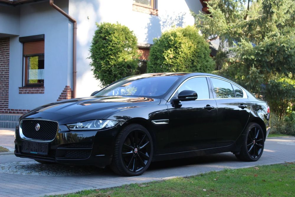 Jaguar XE