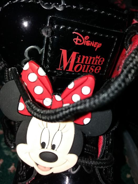 Minnie mouse ботинки для девочки разм 25 и 28-29