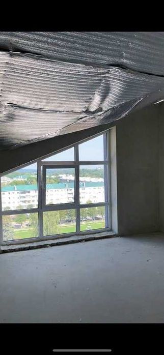 Просторі мансардні квартири 2х та 3х кімнатні