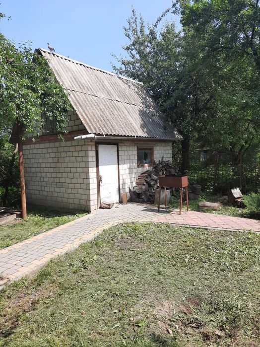 Продається якісний господарський будинок