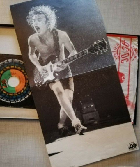 AC/DC, Caixa com 3 lp, single e poster, caixa em muito bom estado