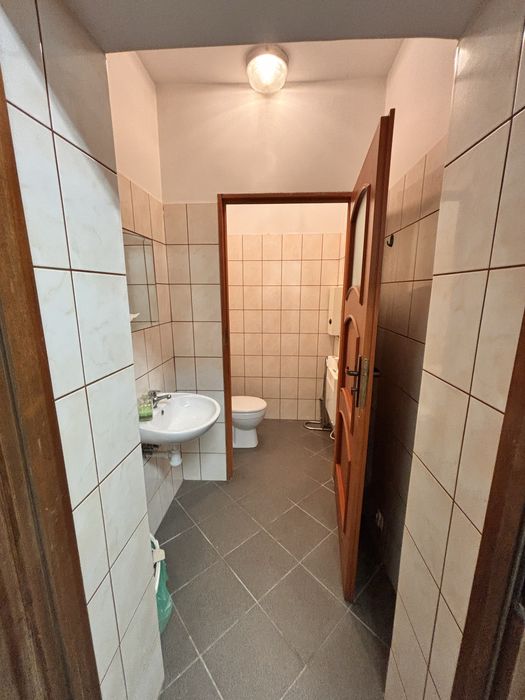 Hala magazynowa z zapleczem biurowo- socjalnym