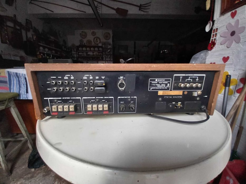 Gira-discos Sanyo TP 625, aparelhagem Sanyo dcx 4000L