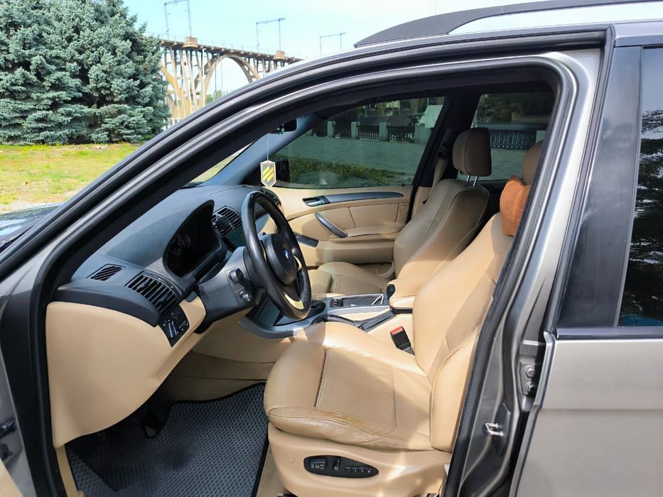 продаж BMW X5 e53
