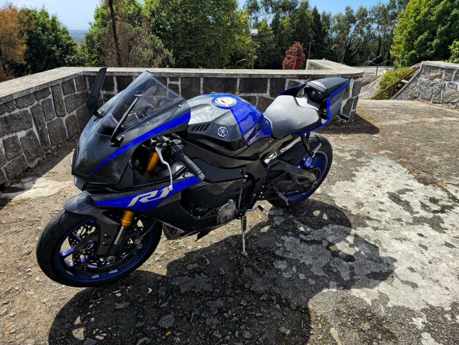 Yamaha YZF-R1 2015