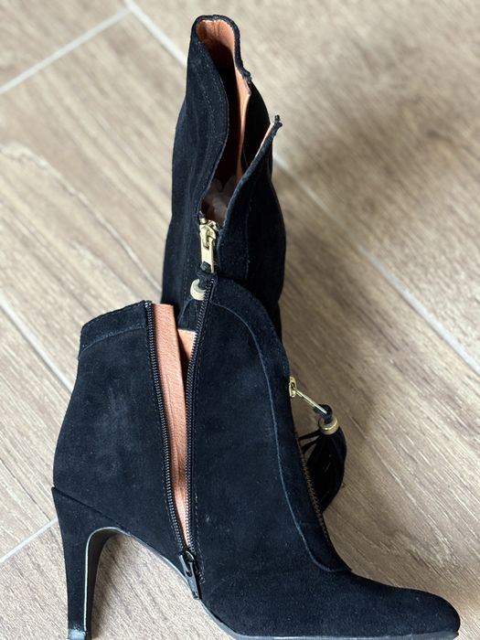 Botins pretos numero 38 pouco usados