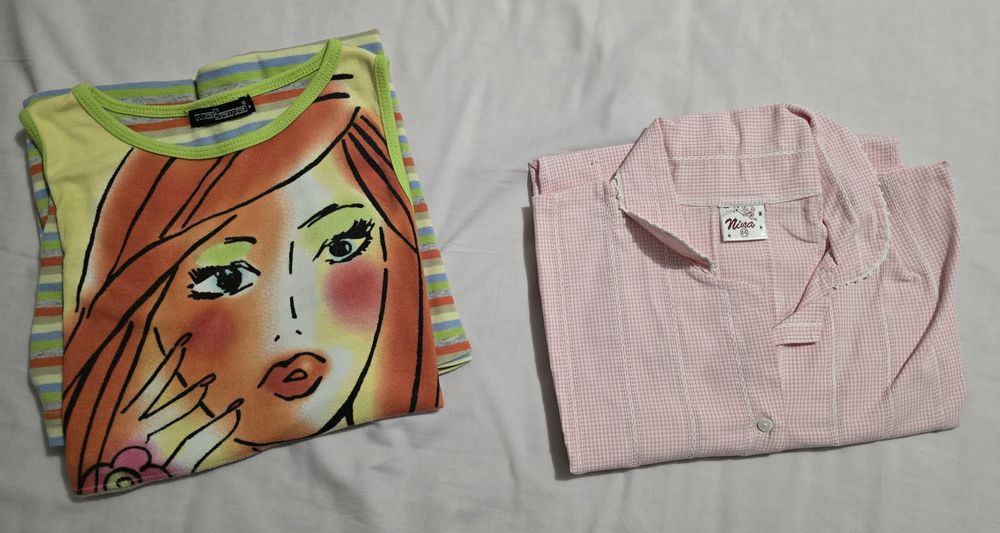 Camisas de dormir e pijama azul xadrez