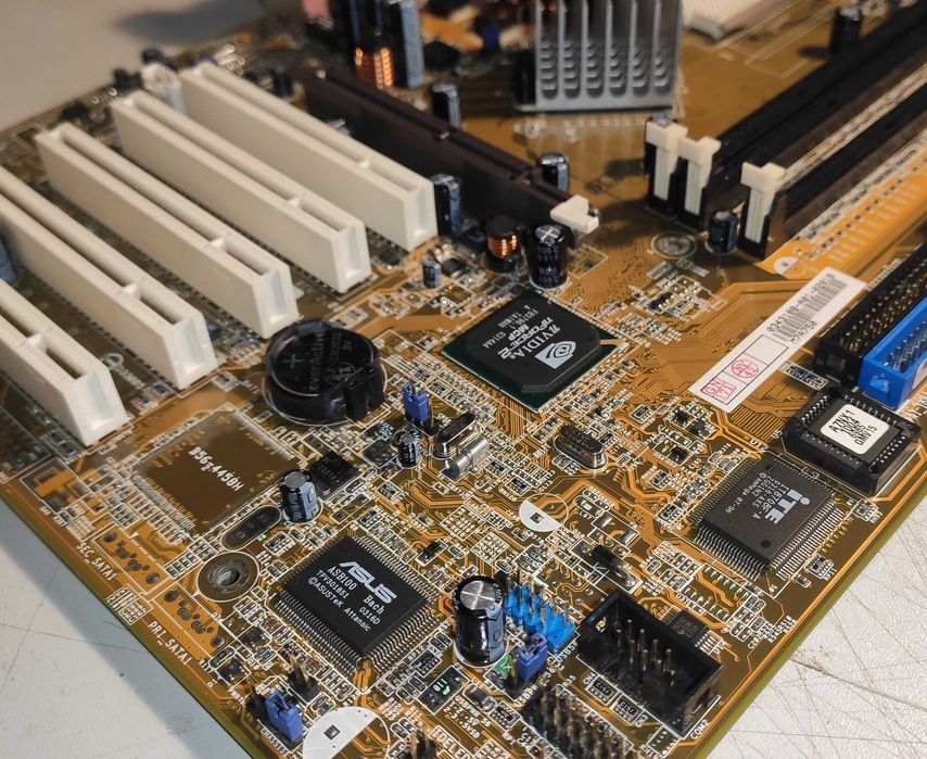 Asus A7N8X-X Motherboard, Socket A (462), AMD Athlon XP, nVidia nForce 2 Chipset64740901561857124