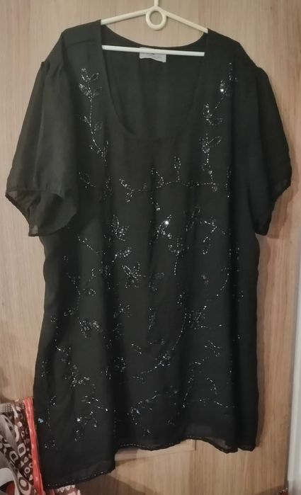 Piękna i elegancka duża tunika