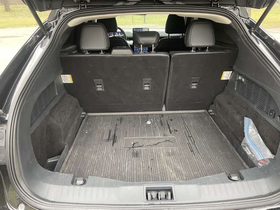 Електро автомобіль